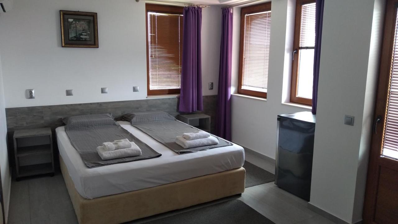 Guest House Harmony Veliko Tărnovo Exteriör bild